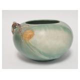 1026	GREEN ROSEVILLE PINECONE POT, 4 1/4 IN HIGH