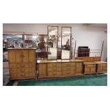 1031	MID CENTURY MODERN 5 PIECE BEDROOM SET, HORIZON BY THOMASVILLE. TALL CHEST, LOW DRESSER WITH 2 