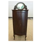 1102	ORNATE OAK VICTORIAN BOW FRONT PRESSED BACK MUSIC STAND. 19 IN X 18 IN, 52 IN H