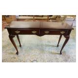 1320	MAHOGANY 2 DRAWER NARROW SOFA TABLE ON QUEEN ANNE LEGS, 47 IN X 15 IN X 30 IN HIGH