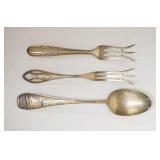 1008	3 PIECES STERLING SILVER, 2 SMALL FORKS & A FORT SNELLING SOUVENIR SPOON. LONGEST IS 5 3/4 IN, 