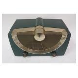 1117	MOTOROLA AM/FM TABLE TOP RADIO HALF MOON DIAL. 13 1/2 IN X 7 1/2 IN, 8 IN H 