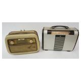 1132	LOT OF 2 RADIOS RCA VICTOR & AKKORD