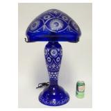 1001	LARGE COBALT CUT TO CLEAR CRYSTAL LAMP, SHADE HAS AN APPROXIMATE DIAMETER OF 15 IN