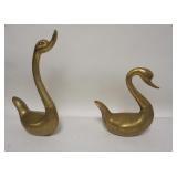 1261	2 LARGE BRASS SWANS, TALLEST IS 19 IN