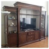 1073A	STANLEY 4 PIECE WALL UNIT W/LIGHTING, CONTENTS NOT INCLUDED, WALL UNIT ONLY, TOTAL WIDTH IS 12
