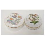 1108	2 PORCELAIN TRINKET BOXES W/HEREND & WEDGWOOD, HEREND HAS A RIM CHIP ON  THE BASE, LARGEST IS 3