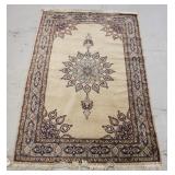1048	ORIENTAL AREA RUG, 4 FT 1 IN X 6 FT 3 IN
