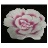 1092	FUSED GLASS BOWL IN THE FORM OF A FLOWER, 14 3/4 IN