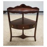 1173	SOUTHAMPTON ONE DRAWER CORNER TABLE, 34 IN HIGH X 17 1/4 IN WIDE