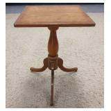 1035	SMALL ANTIQUE PEDESTAL TABLE, TOP FINISH IS WORN. 18 IN X 17 1/2 IN, 26 1/4 IN H