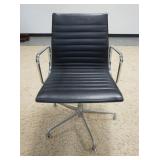 1063	LEATHER & CHROME SWIVEL OFFICE CHAIR