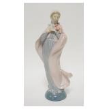 1264	LLADRO LADY W/A BOUQUET OF FLOWERS, 12 1/2 IN HIGH