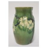 1026	ROSEVILLE GREEN DOGWOOD 8 IN VASE
