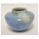 1273	ROSEVILLE BLUE/GREEN TOURMALINE POT, SHAPE A200, HAS MOTTLED RIM. 4 3/4 IN H 
