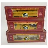 1132	MTH O GAUGE TRAIN CARS IN BOX, PA HOT METAL CAR, UNION PACIFIC & JORDAN SPREADER