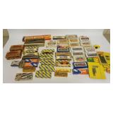 1305	LARGE LOT OF N GAUGE W/HO TRAIN CARS & ENGINES