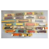 1320	LOT OF MODEL TRAINS INCLUDES ATLAS, MINITRIX, LIFE LIKE, & A LIONEL SIGNAL LIGHTHEAD