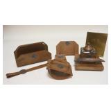1259	BENEDICT HAMMERED COPPER 6 PIECE DESK SET PLUS A BRASS SIGNED ROYCROFT BOOKEND, BENEDICT SET HA