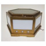 1121	CEILING LIGHT W/WHITE SIDE PANELS & TEXTURED GLASS LENS, HEXAGONAL, 12 IN ACROSS