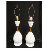 1131	PAIR OF MIDCENTURY MODERN PORCELAIN & WOOD LAMPS, 28 IN HIGH