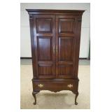 1172	STATTON TRUTYPE AMERICANA CABINET, HAS INTERIOR DRAWERS & COMPARTMENTS, SOLD BY DUCKLOE, 72 1/2