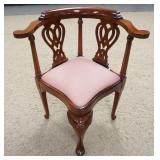 1231	GEORGIAN MAHOGANY CORNER CHAIR *GEORGIAN COLLECTION* 32 IN HIGH