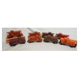 1020	LOT OF 8 LIONEL MODEL TRAIN CABOOSES