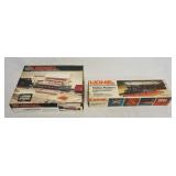 1037	2 LIONEL TRAIN ACCESSORIES KITS O & O27 GAUGE- LUMBER LOAD 6-12774 & STATION PLATFORM 6-2292