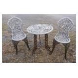 1050	CAST METAL GARDEN PATIO TABLE & 2 CHAIRS W/HUMMINGBIRDS, TABLE IS APPROXIMATELY 24 IN X 26 IN H