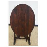1142	WALLACE NUTTING TILT TOP TABLE, 35 1/2 IN X 35 IN X 27 1/4 IN