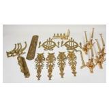 1209	LOT OF BRASS/BRONZE HARDWARE, INCLUDES HOOKS, DOOR HANDLE, PUSH PLATE & TRIM PIECES, 20 PIECES 