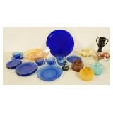 1335	LOT OF COLORED GLASSWARE INCLUDING CARNIVAL GLASS, FENTON SLAG ALLEY CAT, BLUE MODERNTONE, JEAN