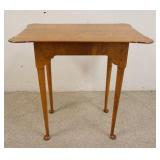 1133	D.R. DIMES  TIGER MAPLE PORRINGER TEA TABLE TABLE, APPROXIMATELY 26 IN X 18 IN X 25 3/4 IN