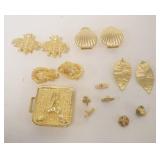 1177	7 MIMI DE N 973 BUCKLES, 2 LEAF PENDANTS AND 6 GIRL SCOUT PINS