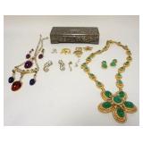 1071	LARGE LOT OF ASSORTED COSTUME JEWELRY & JEWELRY BOX