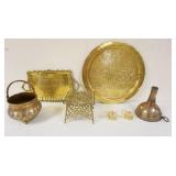 1098	LOT OF ASSORTED BRASS ITEMS INCLUDING 2 SERVING TRAYS, TRIVIT, 2 GLASS LINED HANDLED CUPS, HAND