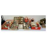 1109	LARGE ASSORTMENT OF VINTAGE CHRISTMAS DECORATIONS INCLUDING NATIVITY SET