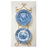 1072	SPODE *THE BLUE ROOM COLLECTION* 10 1/2 IN PLATES *WOODMAN* & *GIRL AT THE WELL* W/METAL WALL H