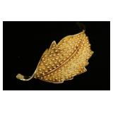 1187	14K YELLOW GOLD LEAF BROOCH PIN 8.80 DWT APP 2 1/4 IN L 