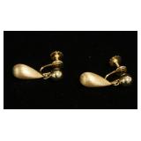 1215	PAIR OF 14KT YELLOW GOLD DANGLE EARRINGS, SCREW BACK, 3.5 DWTS
