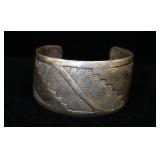 1264	STERLING SILVER CUFF BRACELET, 1.376 OZT
