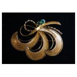 1306	18K YELLOW GOLD BROOCH CONTAINING 2 EMERALDS, APPROXIMATELY 1 1/2 IN X 1 1/8 IN, 2.6 DWT INCLUD