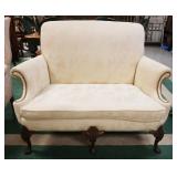 1231	UPHOLSTERED SETTEE, APPROXIMATELY 51 IN W