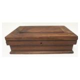 1013	ANTIQUE WOOD PINE DOVETAILED TOOL CHEST W/TRAY, APPROXIMATELY 13 IN X 20 1/2 IN X 6 1/4 IN HIGH