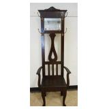 1069	ANTIQUE OAK HALL SEAT W/COAT RACK, APPROXIMATELY 16 IN X 25 IN X 78 IN HIGH