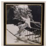 1072	JEANETTE MACDONALD SIGNED PHOTO, APPROXIMATELY 8 IN X 10 IN OVERALL