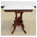 1095	VICTORIAN WALNUT MARBLE TOP TABLE, APPROXIMATELY 24 IN X 18  IN X 28 IN HIGH