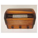 1168	ANTIQUE RCA VICTOR 56 X 3 TABLE TOP RADIO IN WOOD CASE, APPROXIMATELY 8 IN X 14 1/2 IN X 9 IN H