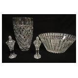 1232	4 PIECE LOT OF QUALITY CRYSTAL INCLUDING SIGNED GALAWAY 10 IN VASE